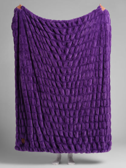 Violet / M